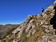 46 In ripida salita lo strappo finale panoramico per cima Venturosa